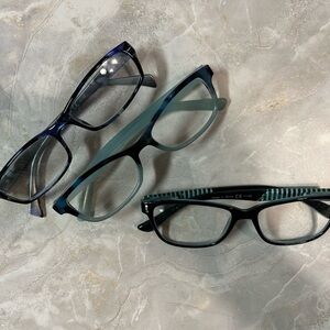 Stylish Blue and Black Glasses Set (1.00 readers)